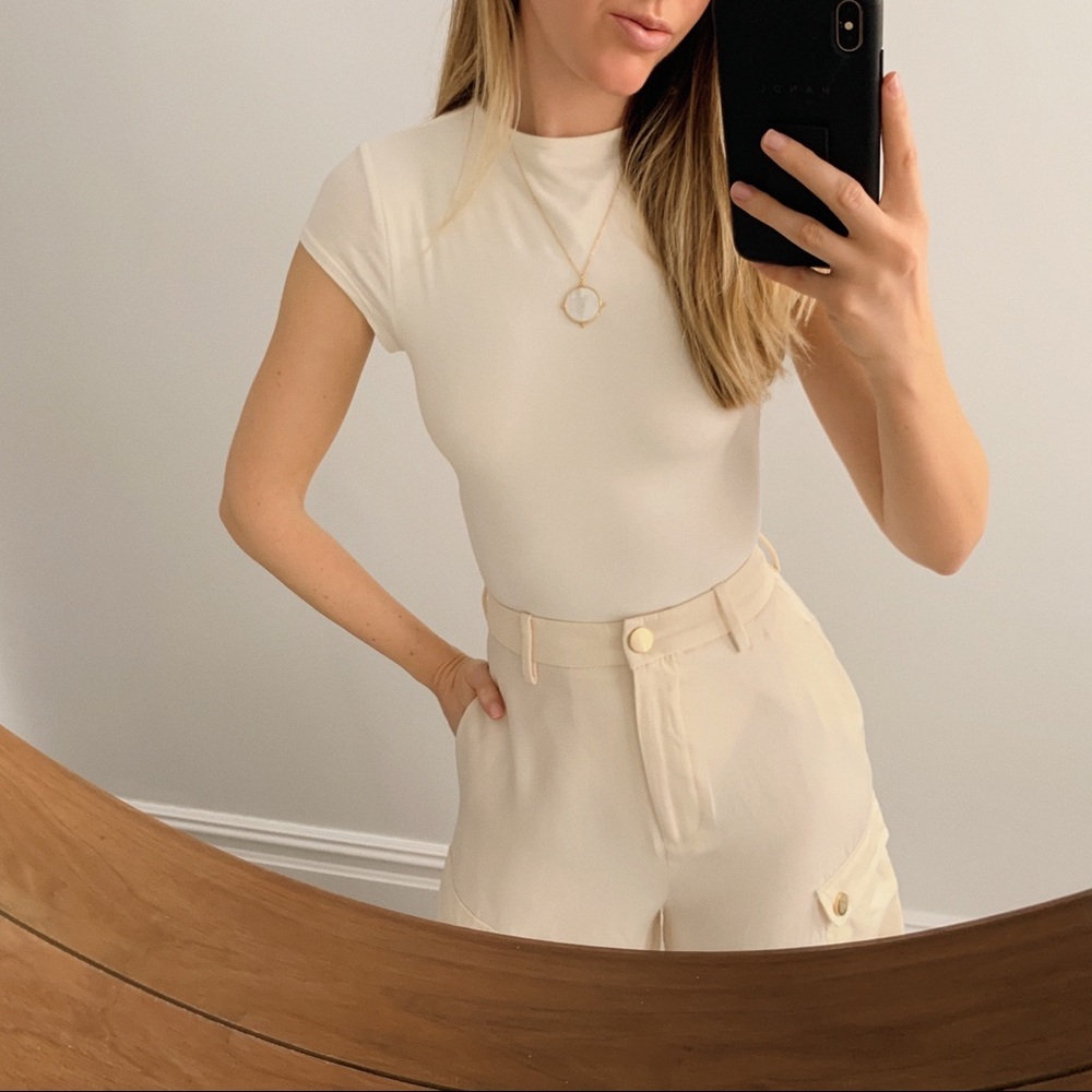 Mother of Pearl Necklace | 14k Gold Plated - Picture 4 of 8